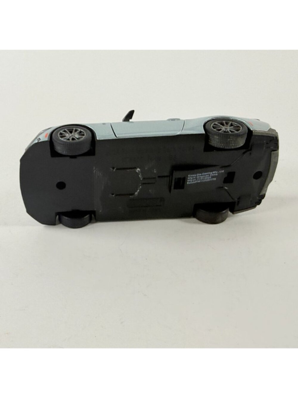 Kinsmart 2024 Ford Mustang Dark Horse 1:38 Scale Diecast Model Car - Picture 8 of 9